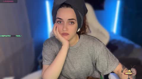 Queen of Pain online show from December 5, 2025, 2:25 pm