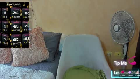 psique_naughty2 online show from March 25, 2026, 6:03 pm