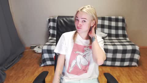 Snapshot of puma_ma chatting on December 10, 2024, 3:52 am Polly online show from December 10, 2024, 3:52 am