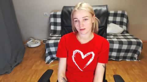 Snapshot of puma_ma chatting on January 12, 2025, 12:01 pm Polly online show from January 12, 2025, 12:01 pm