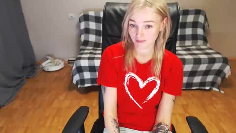 Snapshot of puma_ma chatting on January 14, 2025, 1:49 pm Polly online show from January 14, 2025, 1:49 pm