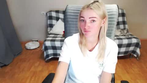 Polly online show from November 29, 2025, 1:03 pm