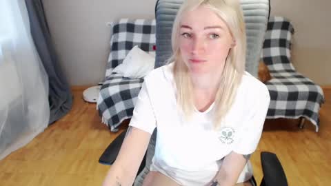 Polly online show from April 11, 2026, 5:56 am