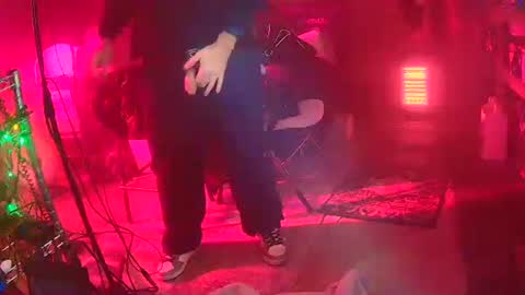 Snapshot of punkrunr083 chatting on February 13, 2025, 7:35 am punkrunr083 online show from February 13, 2025, 7:35 am