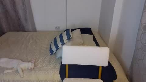 purepleasure25 online show from April 23, 2026, 9:06 pm