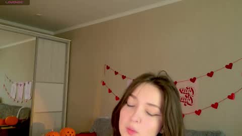 Bella online show from November 7, 2025, 5:40 am