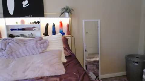 Snapshot of purple_sub chatting on October 9, 2025, 3:54 pm Purple online show from October 9, 2025, 3:54 pm