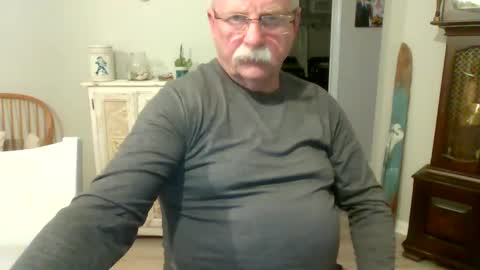 Snapshot of purpleshroom chatting on February 20, 2025, 4:50 am purpleshroom online show from February 20, 2025, 4:50 am