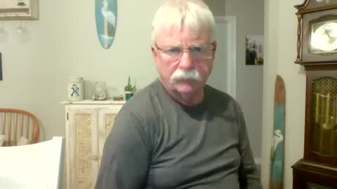 Snapshot of purpleshroom chatting on February 21, 2025, 4:18 am purpleshroom online show from February 21, 2025, 4:18 am