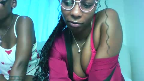 kate and noels online show from December 15, 2025, 12:09 pm