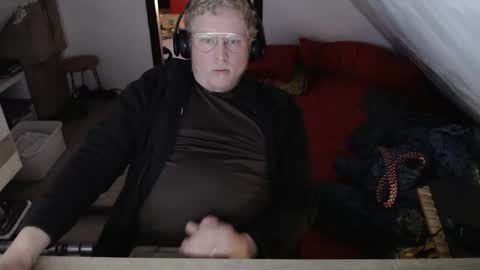 Snapshot of pussylovercb chatting on May 15, 2026, 8:43 am pussylovercb online show from May 15, 2026, 8:43 am