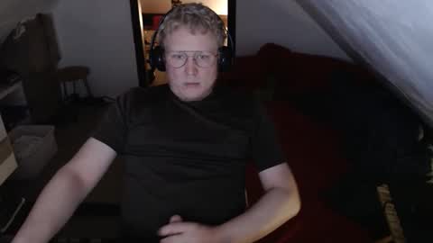 Snapshot of pussylovercb chatting on May 16, 2026, 10:30 pm pussylovercb online show from May 16, 2026, 10:30 pm