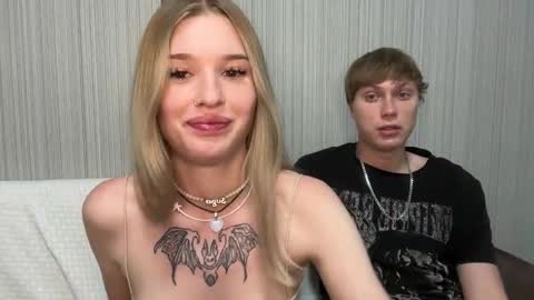 Lina online show from November 16, 2025, 4:23 pm