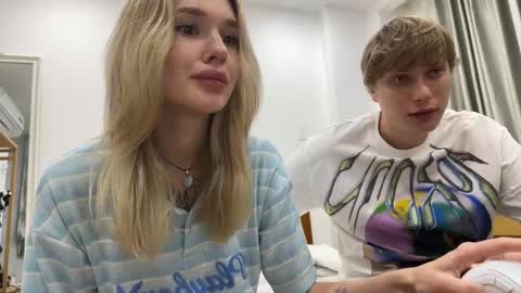 Lina online show from December 1, 2025, 7:41 pm