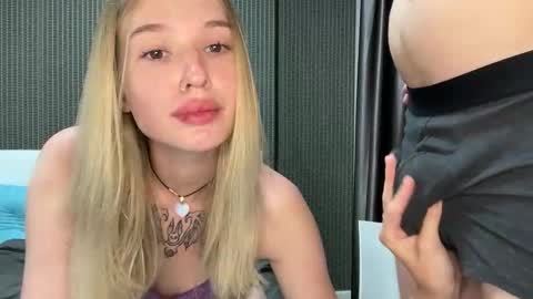 Lina online show from December 21, 2025, 3:30 pm