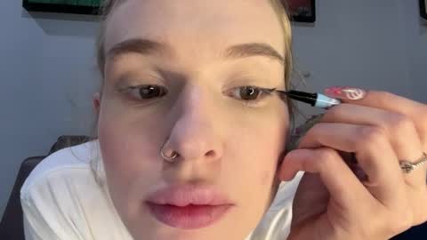 Lina online show from March 9, 2026, 7:40 pm