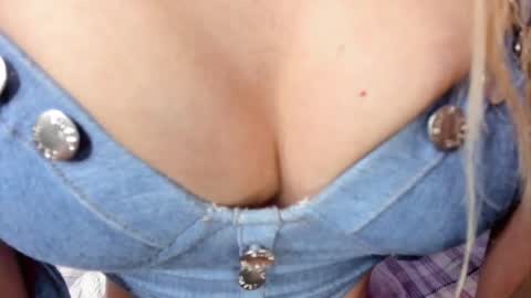 Snapshot of putinna chatting on February 12, 2025, 10:59 pm Pau Manchita online show from February 12, 2025, 10:59 pm