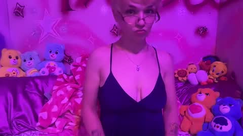 Snapshot of pvnkpixie chatting on September 17, 2025, 8:05 am pvnkpixie online show from September 17, 2025, 8:05 am