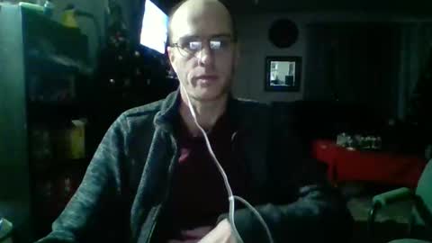 q2phq2ph online show from November 17, 2025, 3:34 am