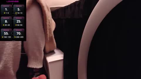 qianqian_ online show from December 20, 2025, 9:38 am