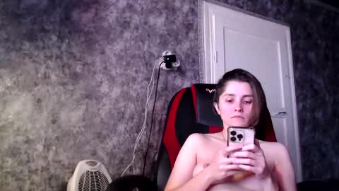 Lola online show from November 5, 2025, 8:25 am