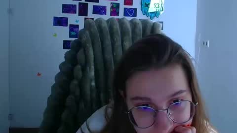 Snapshot of queen_amelie chatting on February 19, 2026, 1:07 pm Amelie online show from February 19, 2026, 1:07 pm