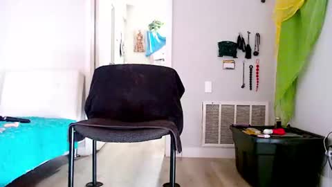 Snapshot of queen_anita chatting on June 28, 2026, 4:57 pm QnAnitaDix online show from June 28, 2026, 4:57 pm