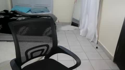 queen_asha online show from January 14, 2026, 6:57 pm