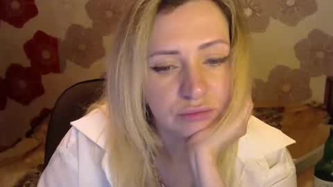 Snapshot of queen_daenerys chatting on December 2, 2024, 1:14 am Queen Daenerys online show from December 2, 2024, 1:14 am