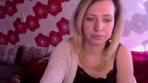 Snapshot of queen_daenerys chatting on February 13, 2025, 8:27 am Queen Daenerys online show from February 13, 2025, 8:27 am