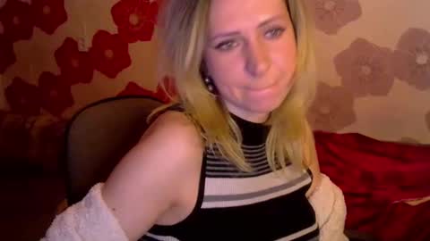 Snapshot of queen_daenerys chatting on February 13, 2025, 6:27 pm Queen Daenerys online show from February 13, 2025, 6:27 pm