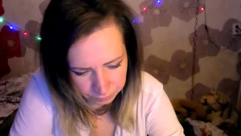 Snapshot of queen_daenerys chatting on October 9, 2025, 4:38 pm Queen Daenerys online show from October 9, 2025, 4:38 pm