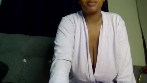 queen_doli online show from April 8, 2026, 2:55 am