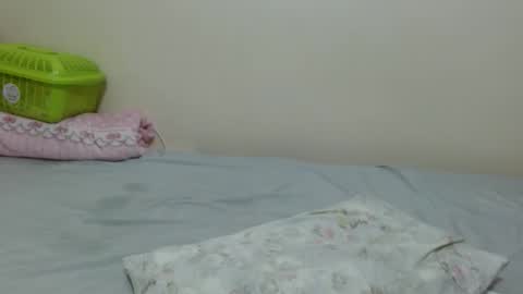 Snapshot of queen_ema chatting on April 19, 2026, 6:10 pm queen ema online show from April 19, 2026, 6:10 pm