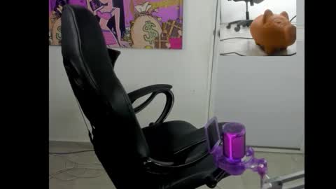 Snapshot of queen_findom1 chatting on February 3, 2026, 6:22 am queen_findom1 online show from February 3, 2026, 6:22 am