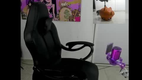 Snapshot of queen_findom1 chatting on February 7, 2026, 5:33 am queen_findom1 online show from February 7, 2026, 5:33 am