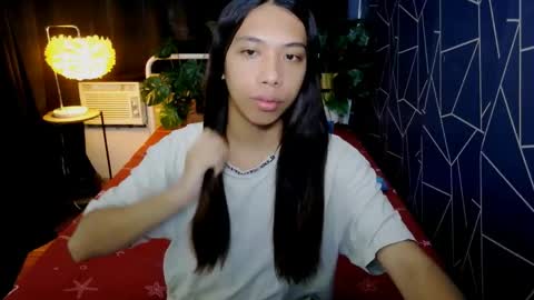 Snapshot of queen_gia chatting on May 3, 2026, 4:29 am queen_gia online show from May 3, 2026, 4:29 am
