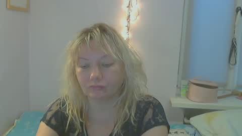 queen_jane8 online show from February 14, 2025, 2:33 pm