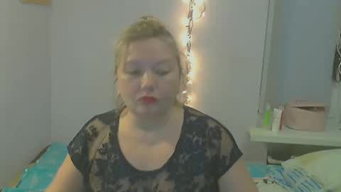 queen_jane8 online show from February 27, 2025, 3:15 pm
