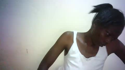 queen_joan online show from February 26, 2025, 2:04 am