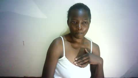 queen_joan online show from February 27, 2025, 5:04 pm