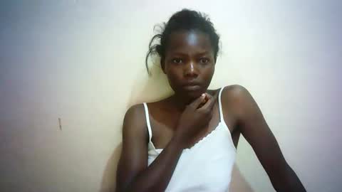 queen_joan online show from February 28, 2025, 4:54 am