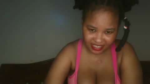 Snapshot of queen_kikih chatting on April 25, 2026, 12:24 am Queen kikih online show from April 25, 2026, 12:24 am