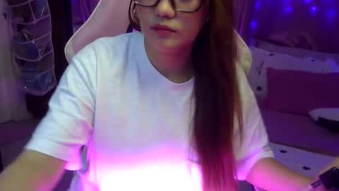 QueenHennessy online show from February 9, 2026, 5:55 am