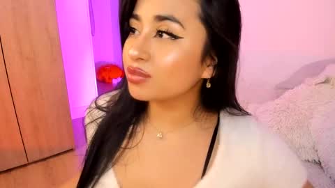 Snapshot of queen_liana chatting on December 7, 2024, 8:55 am Liana online show from December 7, 2024, 8:55 am