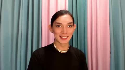 Queen Lucifer online show from November 23, 2025, 11:32 am