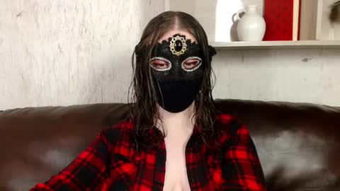 Nora online show from May 4, 2026, 10:17 pm