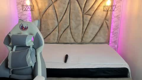 Snapshot of queen_perla_ chatting on January 21, 2025, 11:24 am online show from January 21, 2025, 11:24 am