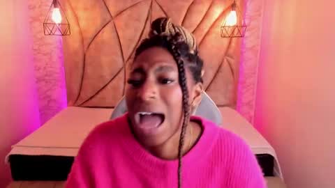 Snapshot of queen_perla_ chatting on January 22, 2025, 3:07 pm online show from January 22, 2025, 3:07 pm