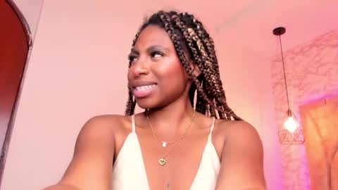 Snapshot of queen_perla_ chatting on January 23, 2025, 5:52 pm online show from January 23, 2025, 5:52 pm